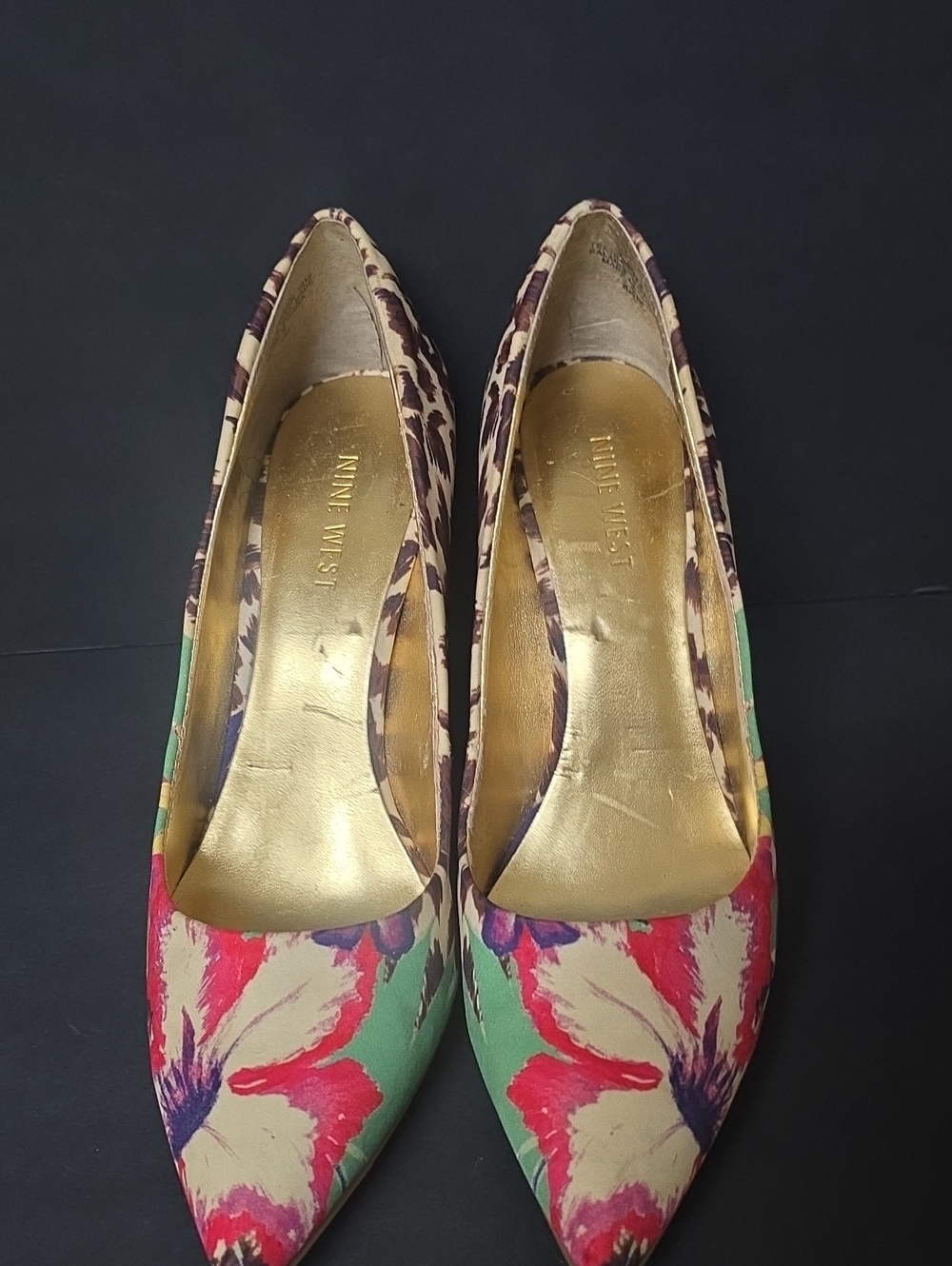 Nine West floral fabric heels size 7M